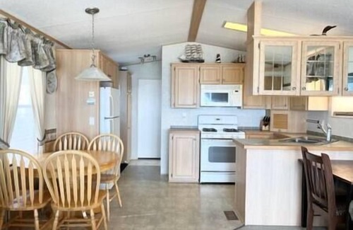 Sherkston Resort | WYLDEWOOD BEACHFRONT stunning views!
