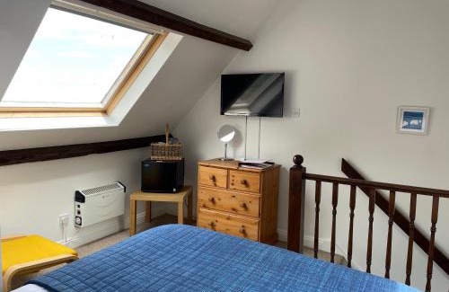 Winfrith Newburgh House | Wynards Farm Sunrise room