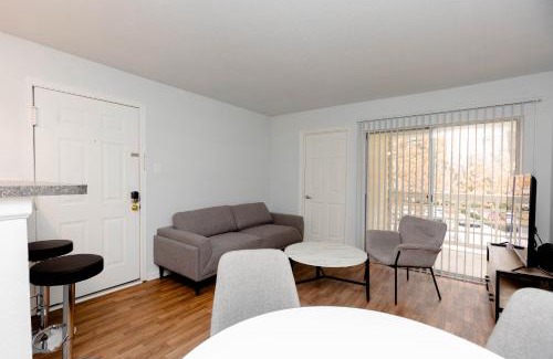 Coliseum Central Apartment | Wyndham 108 Corporate & Modern 1br Suite