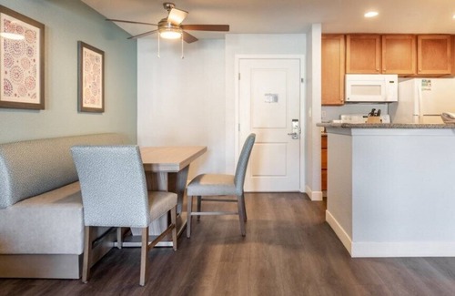 Anaheim Resort House | Wyndham Dolphin's Cove - 1 Bedroom Deluxe