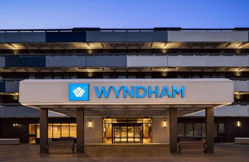 Southside Hotel | Wyndham Edmonton Hotel and Conference Centre
