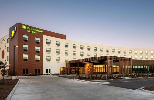 Winnipeg Hotel | Wyndham Garden Winnipeg Airport