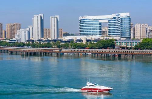 Huli Hotel | Wyndham Grand Plaza Royale Yuzhou Xiamen Wuyuan Bay