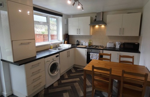 Abercwmboi Cottage | Wyndham House for 6 for Brecons and Bike Park Wales
