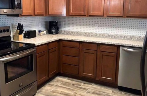 Roselawn Finance Apartment | Xavier Place 4 - 2BR Sleeps 6 by Xavier & UC University, Hospital’s & Zoo