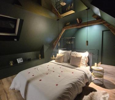Oppy House | Xclusif Love room