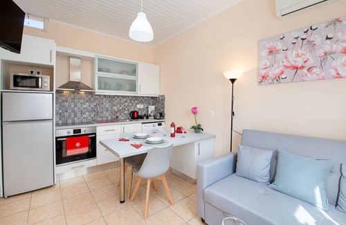Gaios House | Xenia House: In Gaios, Renovated, Lovely, A/C, WiFi