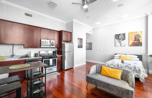 Olde Kensington Apartment | Xl Studio - Chic Flat W Rooftop Pool & Gym