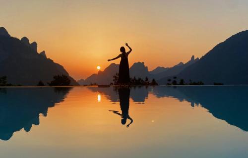 Wulingyuan Hotel | XMAN Sunrise Peaks Resort-Free Pick-up