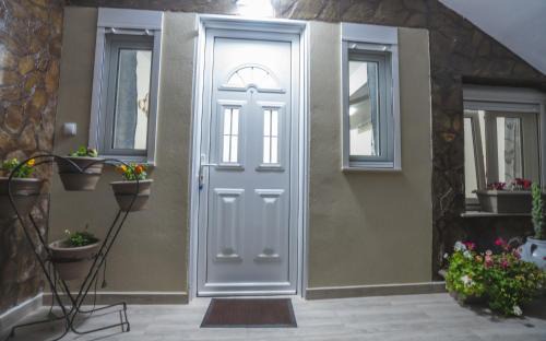 Ano Rodonia Apartment | Xrysa's House