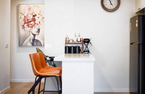 Bentleigh Apartment | XV - Sun Soaked Ultimate Bentleigh Convenience