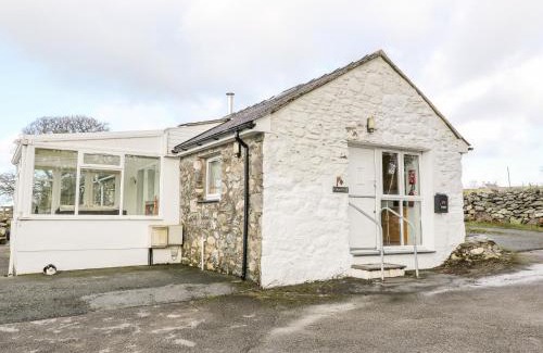 Bont Newydd House | Y Buarth