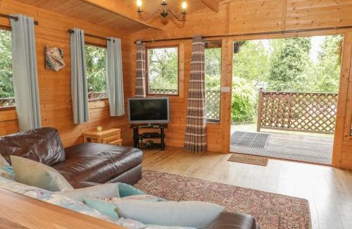 Henryd House | Y Caban