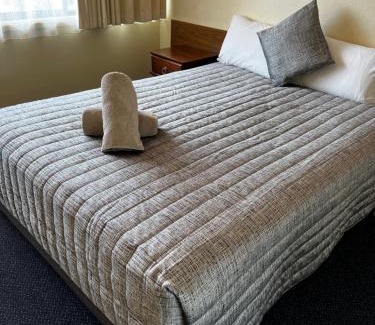 Monkland Hotel | Y Motels Gympie