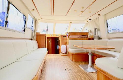 Deauville City Centre Boat Rental | YACHT DEAUVILLE