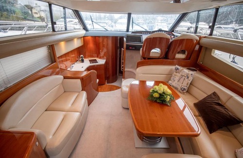 Gondomar Boat Rental | Yacht Douro