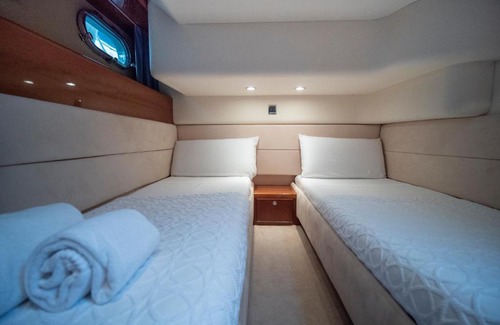 Gondomar Boat Rental | Yacht Douro