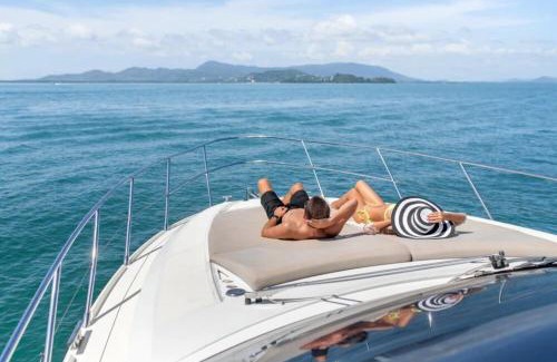 Hotel-de-Ville Boat Rental | Yacht idéalement situé au coeur du Vieux-Port