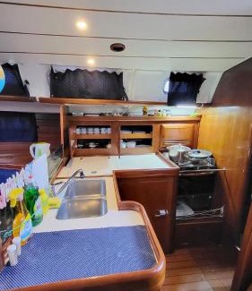 Las Galletas Boat Rental | Yacht Oceanis Clipper
