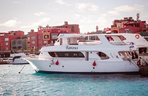 Sheraton Road -Sakkala Boat Rental | Yacht’s & Boat’s rental