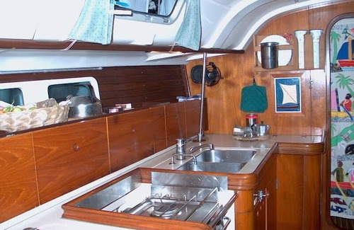 Rodney Bay Boat Rental | Yacht Yota Bellavita