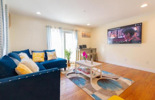 Freeport House | Yachtsman Cove Water Front 3 Bedrooms House Features 3 Levels Living Space in Freeport NY