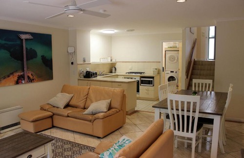 Cowes Villa | Yackataya at Cowes