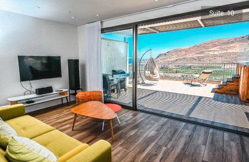Migdal Apartment | Yalarent Magdala Apartments with Private Pool or Jacuzzi