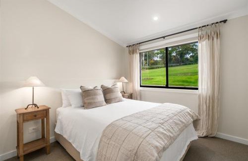 Mittagong House | Yambora Luxe hideaway with fireplace and amazing views