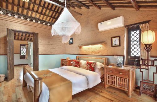 Ten Mile Gallery House | Yangshuo Village Inn Boutique Hotel , Moon Hill three nights in a row