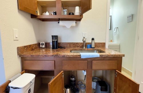 Azalea Park Apartment | Yania's Cozy Getaway