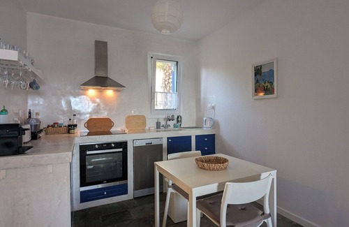 Lavrio Apartment | Yanna & Peri Aegean Breeze Retreat