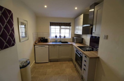 Sherborne Cottage | Yard House Cottage 1