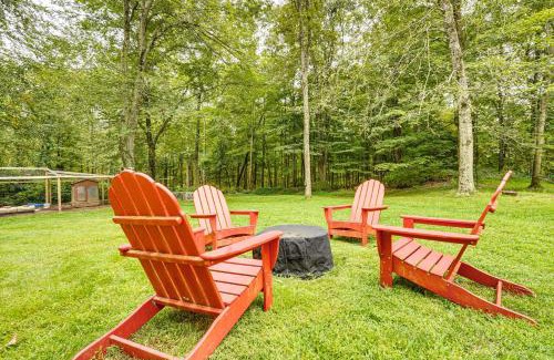 Redding Ridge House | Yard with Games Cottage 2 Mi to Saugatuck Reservoir