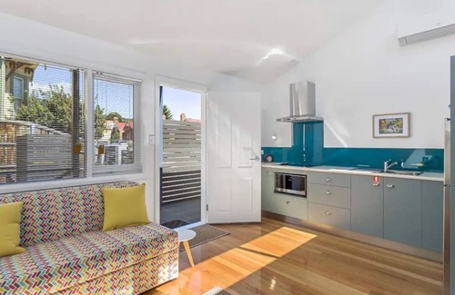 North Hobart Apartment | Yardley on Argyle A Peaceful Hobart Studio