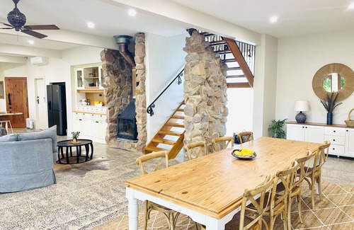 Yarra Glen House | Yarra Valley Holiday House - Stay amongst the vineyards - Sleeps 12 Guests