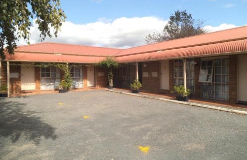 Yarragon Hotel | Yarragon Motel