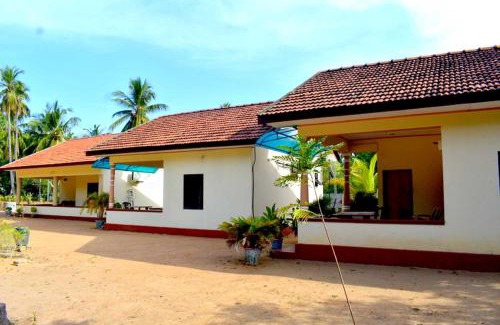Pasikuda House | Yaswi Guest House