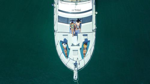 Sector Bahia Boat Rental | Yate Don Trini