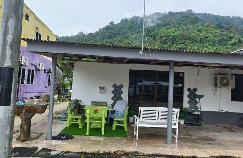 Kampung Pasir Hantu Apartment | Yatie homestay