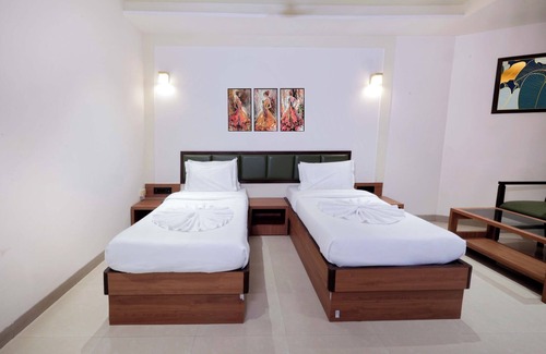 Silvassa Hotel | Yatri Niwas By Hotel Suraj Inn