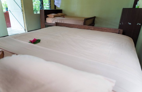Naviti Island Hotel | Yawekata Eco Still Bluewater Lodge