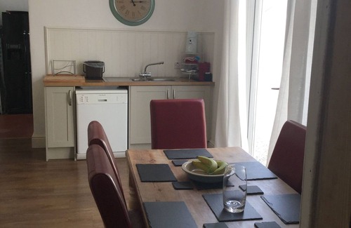 Llanelli House | Yazelle town house