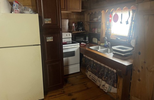 Stendal Cabin | Yellow Banks Log Cabin With Waterfront Views