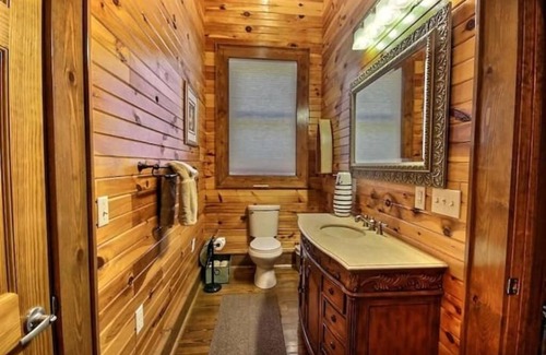 Counce House | Yellow Box at Pickwick 3 bedroom, bonus game room