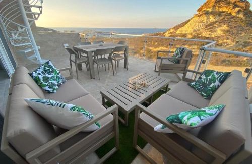 Marsalforn Apartment | Yellow Hill Penthouse