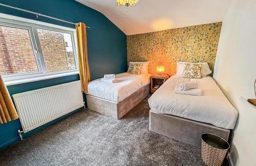 Southport House | Yellow House Cottage