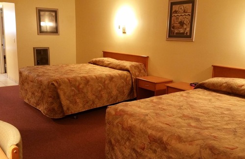 Valemount Hotel | Yellowhead Motel