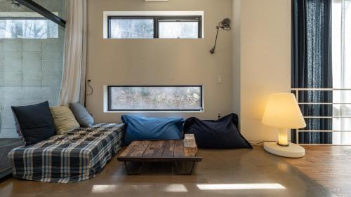 Suwon House | Yeongheungdo BoutiquePasseComposePension