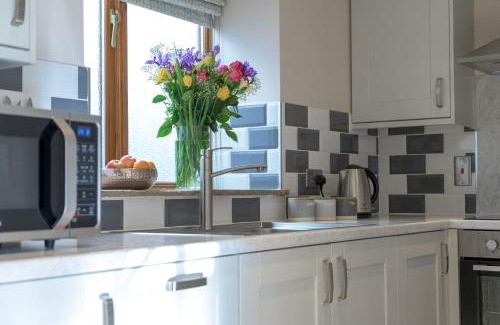 Frampton House | Yew Cottage